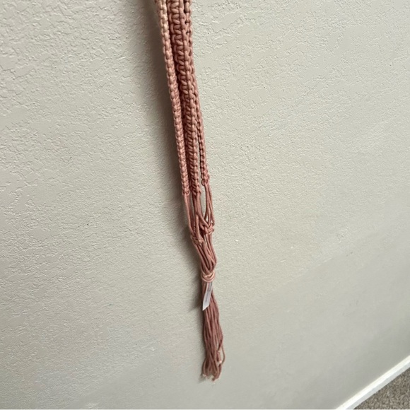 Urban Outfitters / Serena Ombre Macrame Hanging Planter in Blush - Picture 5 of 5